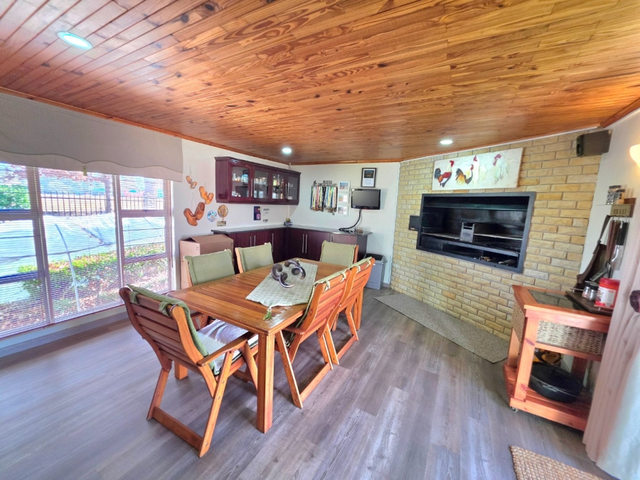 5 Bedroom Property for Sale in La Provance Free State